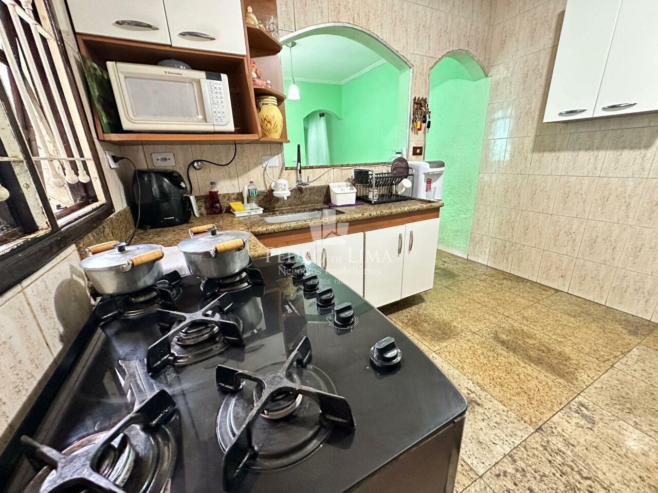 Sobrado frontal 3 dormitórios, 3 vagas, varanda, área gourmet e 186 m² - Vila Jacui