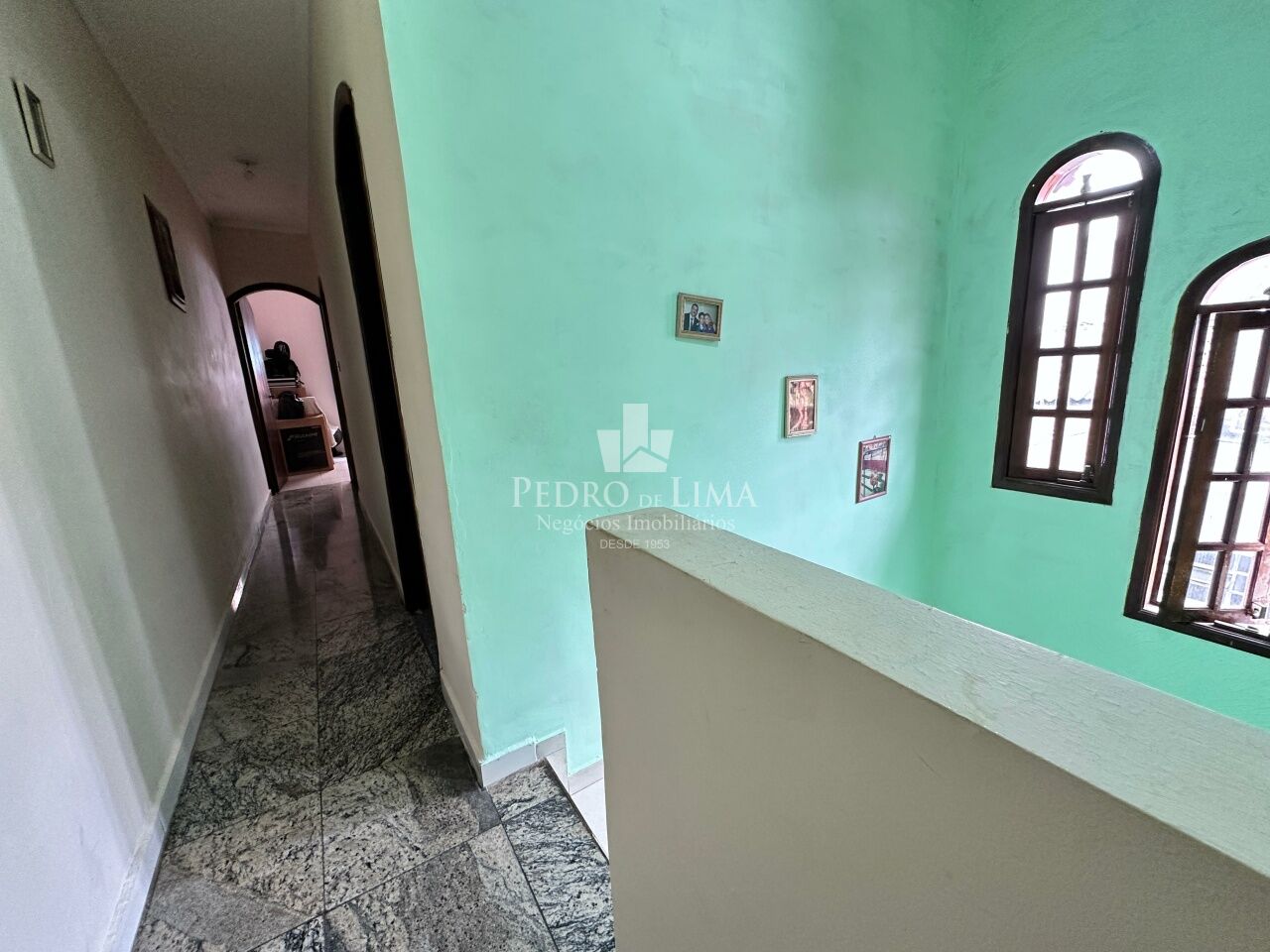 Sobrado frontal 3 dormitórios, 3 vagas, varanda, área gourmet e 186 m² - Vila Jacui