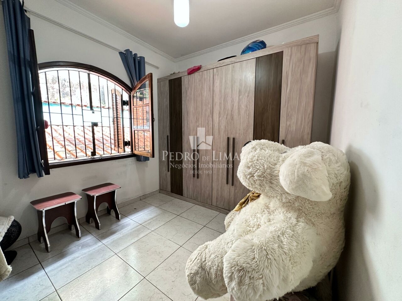 Sobrado frontal 3 dormitórios, 3 vagas, varanda, área gourmet e 186 m² - Vila Jacui