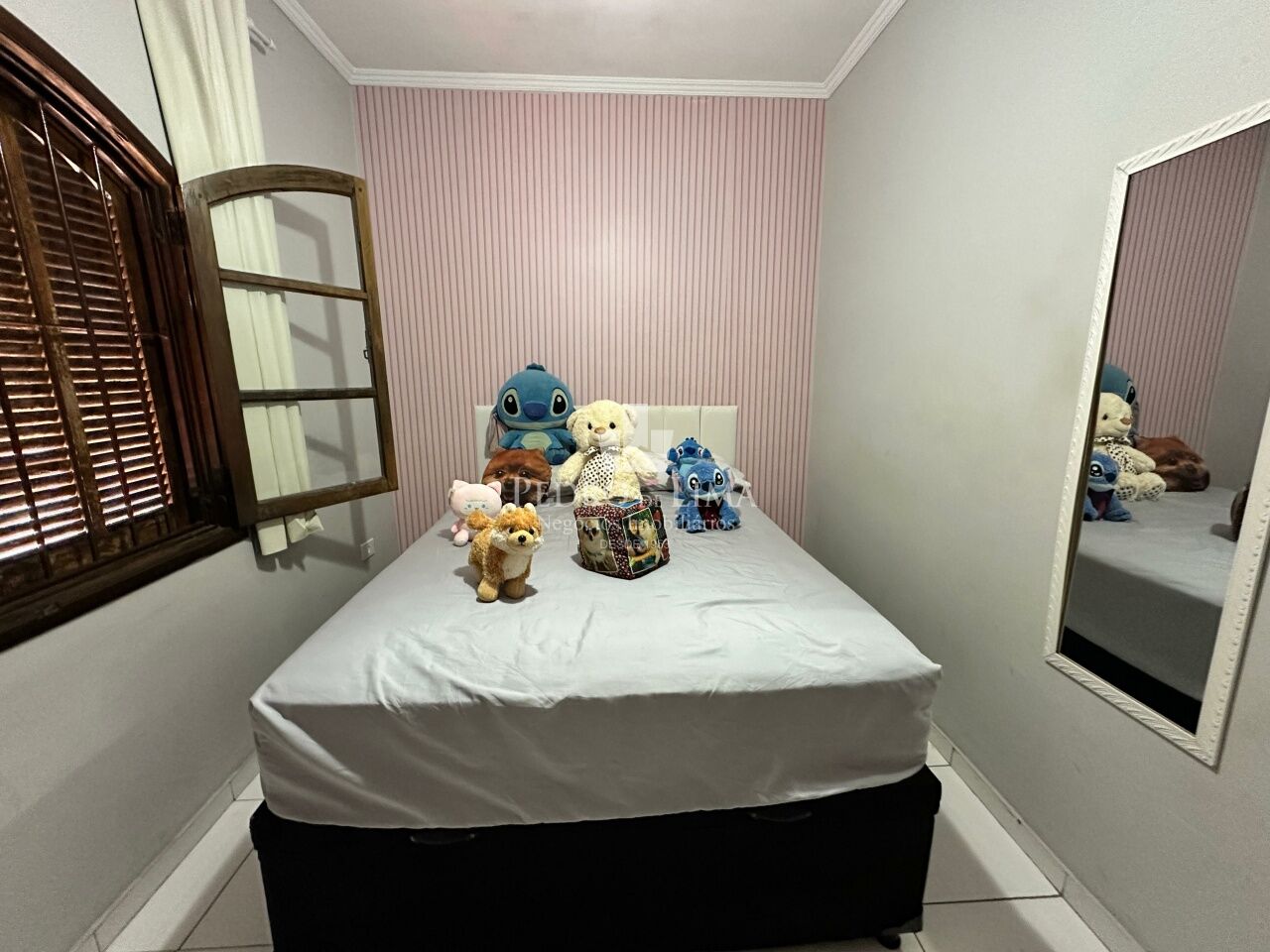 Sobrado frontal 3 dormitórios, 3 vagas, varanda, área gourmet e 186 m² - Vila Jacui