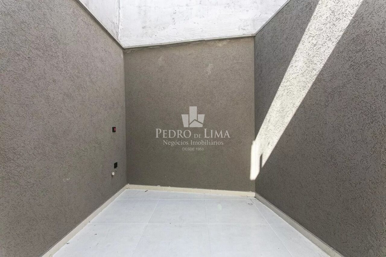 Sobrado Frontal Diferenciado na Penha de 110m² sendo 2 quartos sendo 2 suítes e 2 vagas 