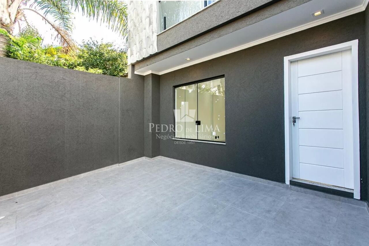 Sobrado Frontal Diferenciado na Penha de 110m² sendo 2 quartos sendo 2 suítes e 2 vagas 