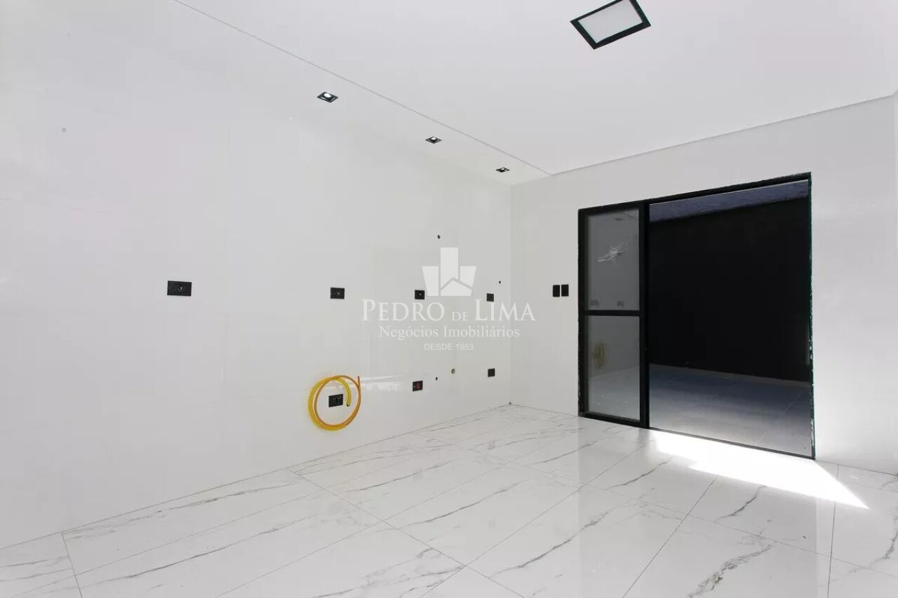 Sobrado Frontal Diferenciado na Penha de 110m² sendo 2 quartos sendo 2 suítes e 2 vagas 