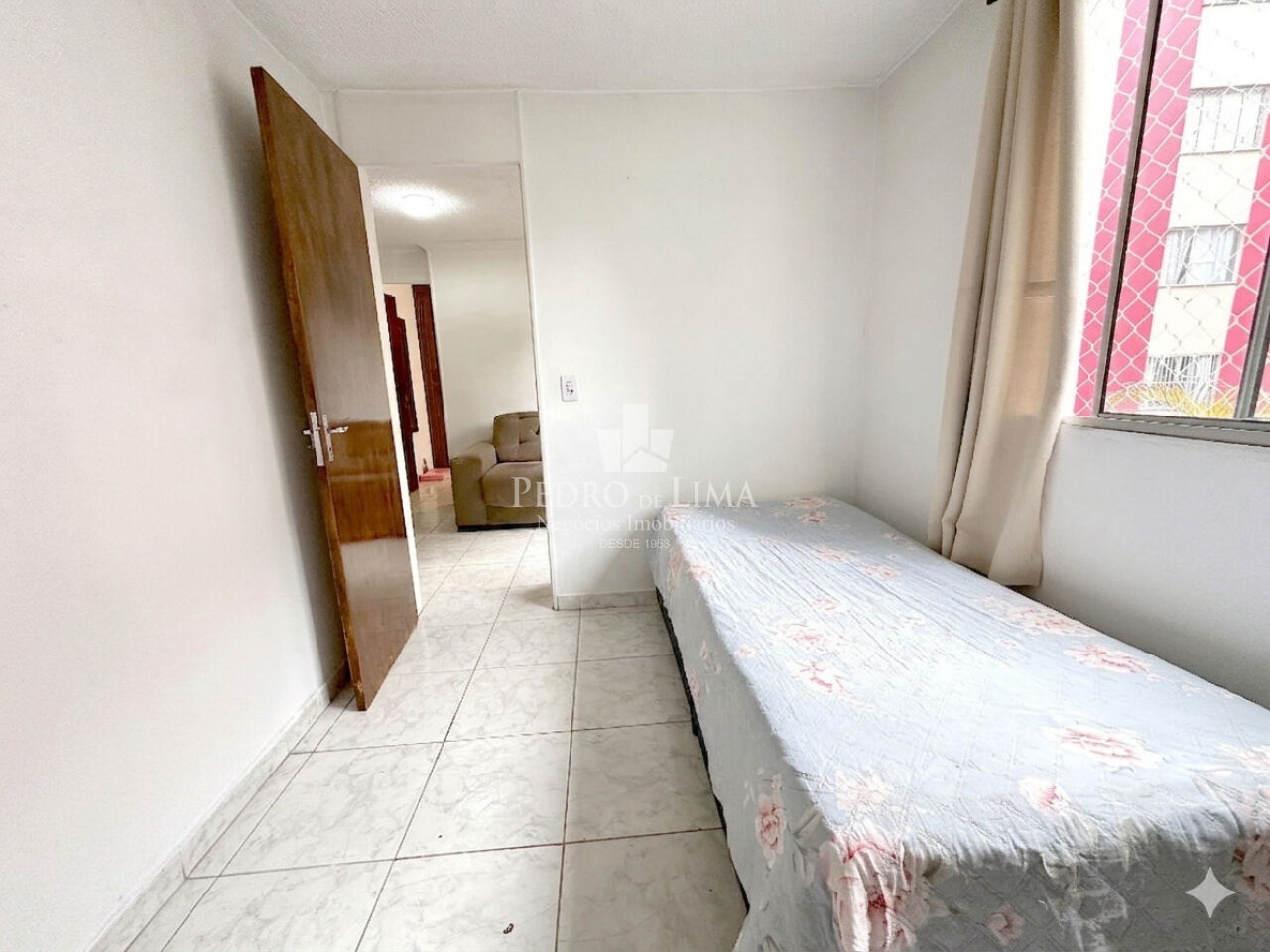 Apartamento  47 m², 3 dormitórios, 1 vaga livre, sala ampla e sem elevador no Cangaíba
