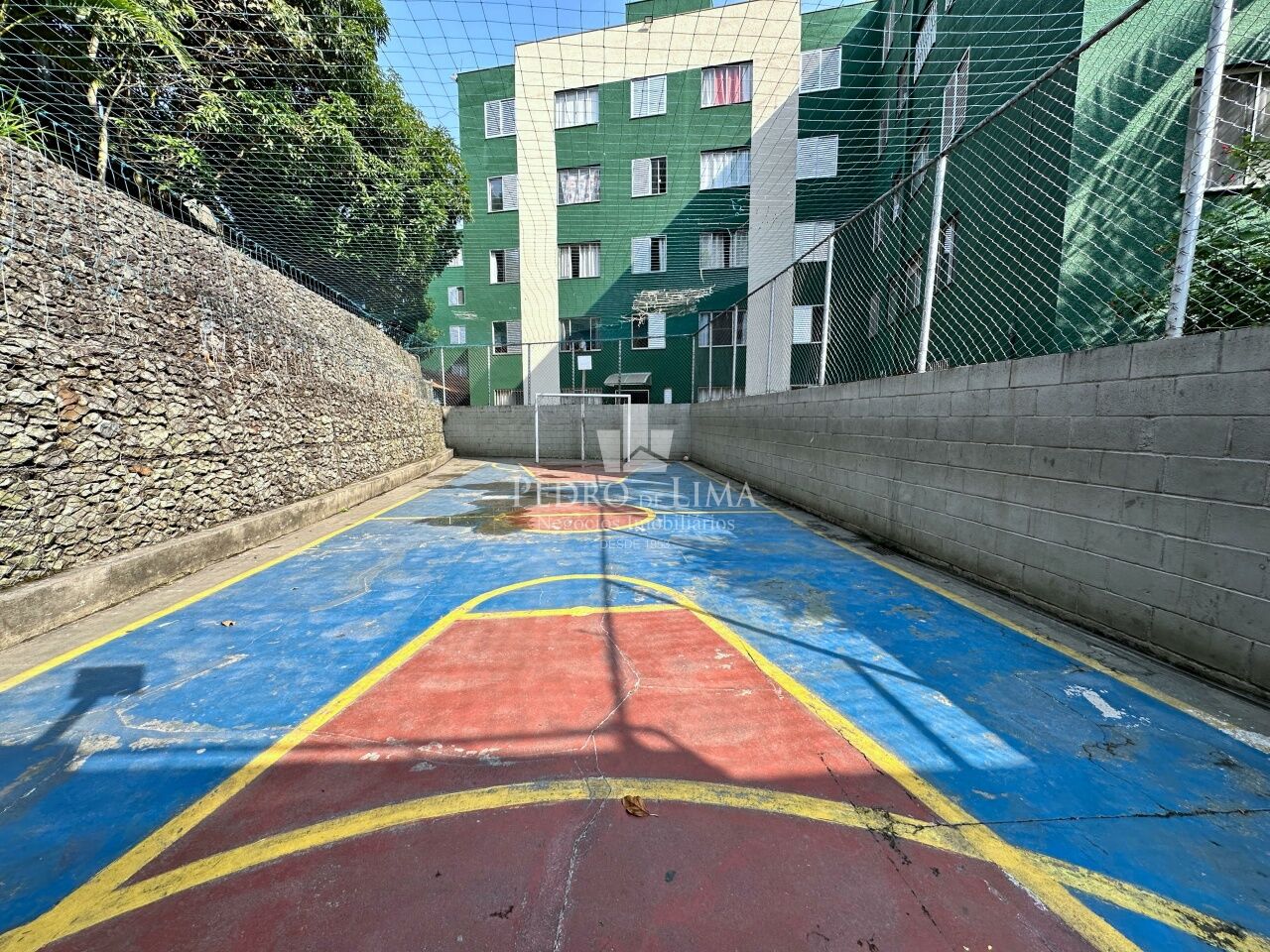 Apartamento  47 m², 3 dormitórios, 1 vaga livre, sala ampla e sem elevador no Cangaíba