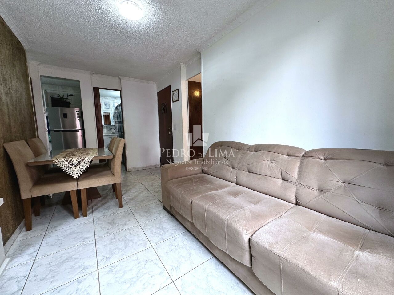 Apartamento  47 m², 3 dormitórios, 1 vaga livre, sala ampla e sem elevador no Cangaíba