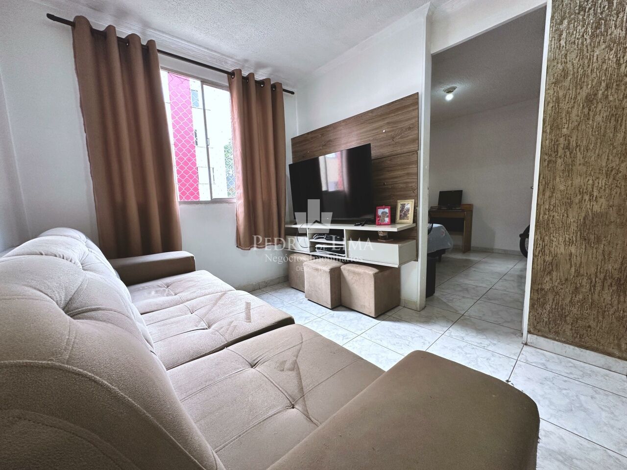 Apartamento  47 m², 3 dormitórios, 1 vaga livre, sala ampla e sem elevador no Cangaíba