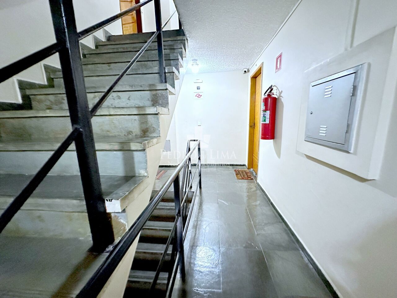 Apartamento  47 m², 3 dormitórios, 1 vaga livre, sala ampla e sem elevador no Cangaíba