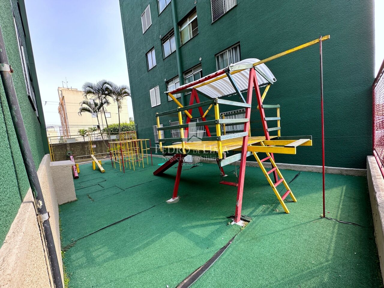 Apartamento  47 m², 3 dormitórios, 1 vaga livre, sala ampla e sem elevador no Cangaíba