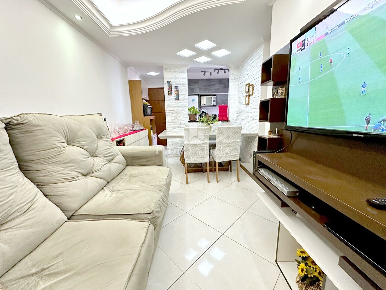 Apartamento 3 dormitórios, 1 vaga e sacada, Vila Araguaia - Cangaíba