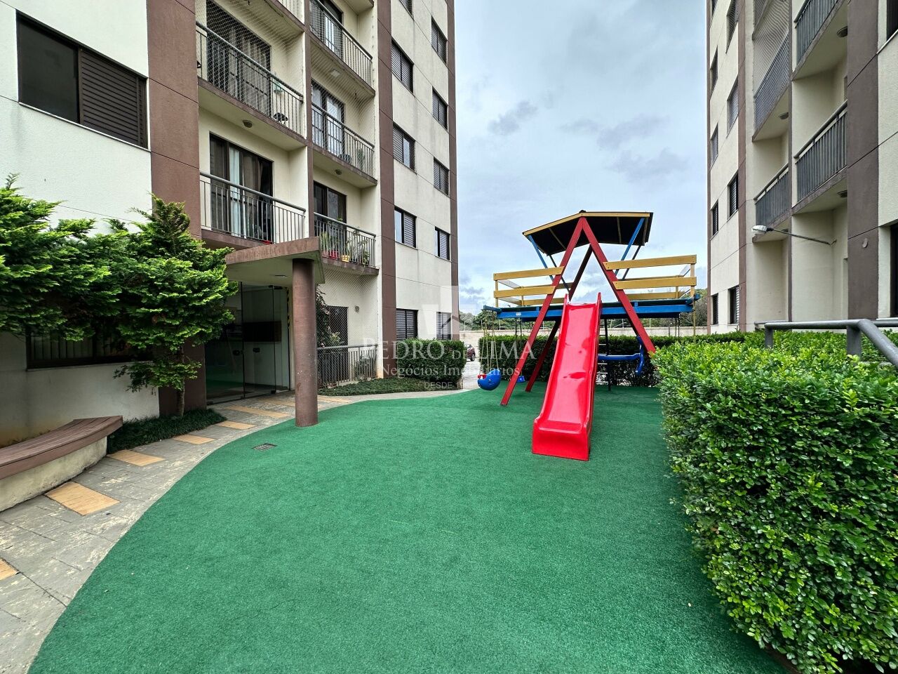 Apartamento 3 dormitórios, 1 vaga e sacada, Vila Araguaia - Cangaíba