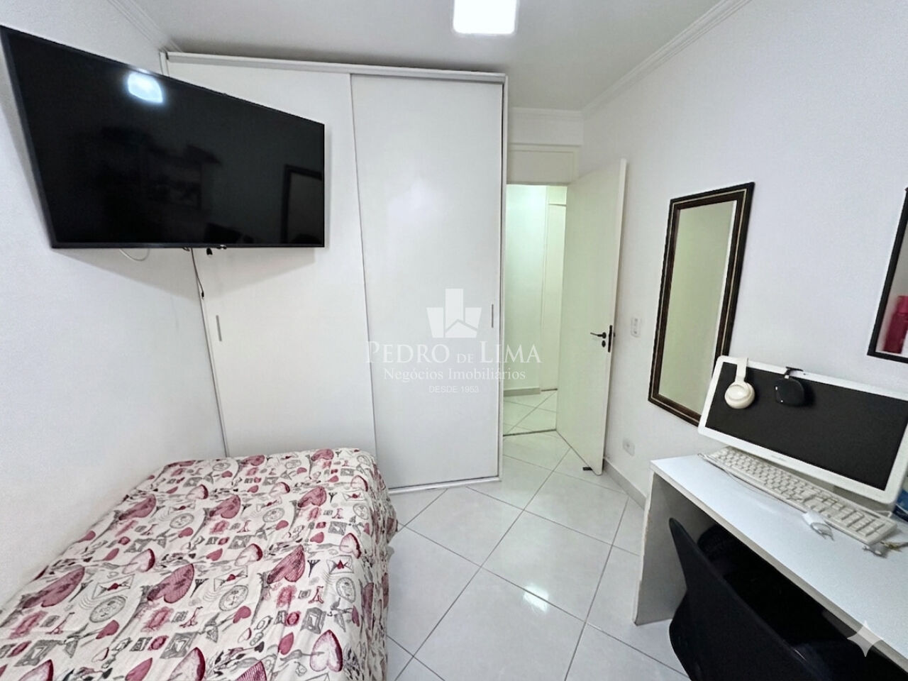 Apartamento 3 dormitórios, 1 vaga e sacada, Vila Araguaia - Cangaíba