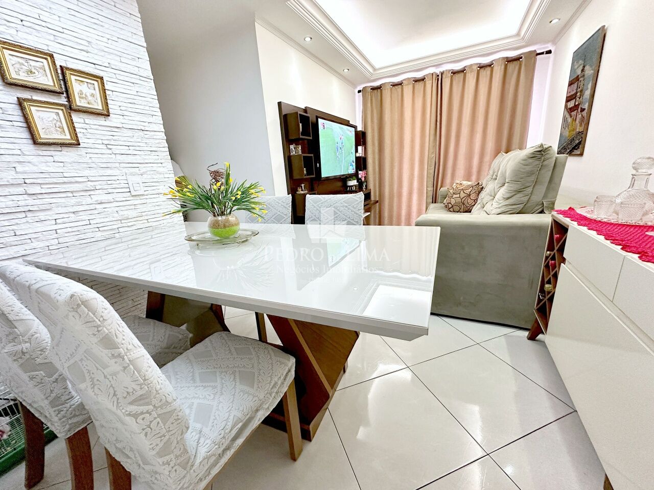 imagem do imovel Apartamento 3 dormitórios, 1 vaga e sacada, Vila Araguaia - Cangaíba ref: PE44996