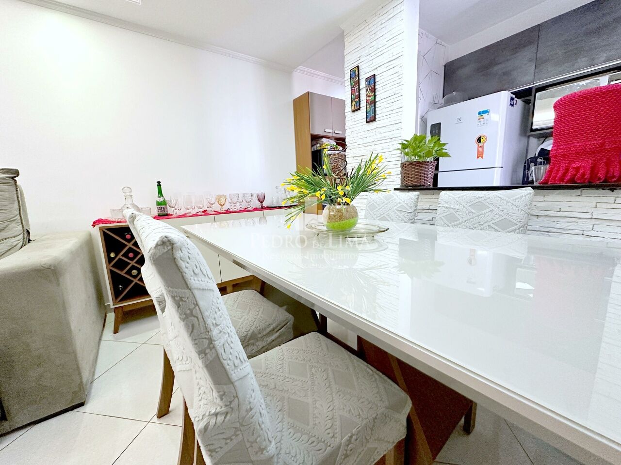 Apartamento 3 dormitórios, 1 vaga e sacada, Vila Araguaia - Cangaíba