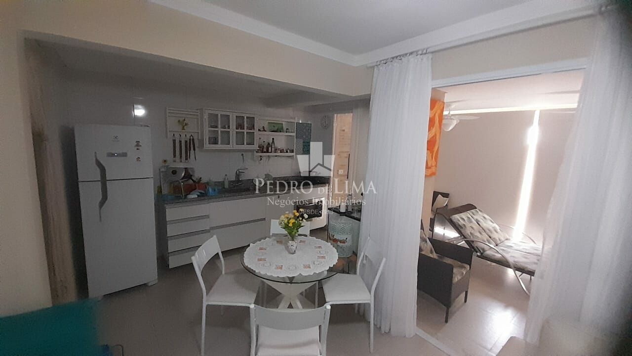 Apartamento Garden no Guarujá Praia da Tortuga, pé na areia