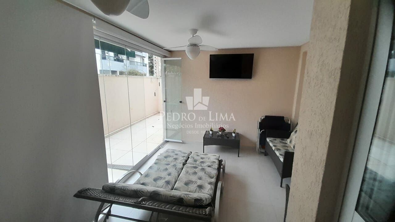 Apartamento Garden no Guarujá Praia da Tortuga, pé na areia