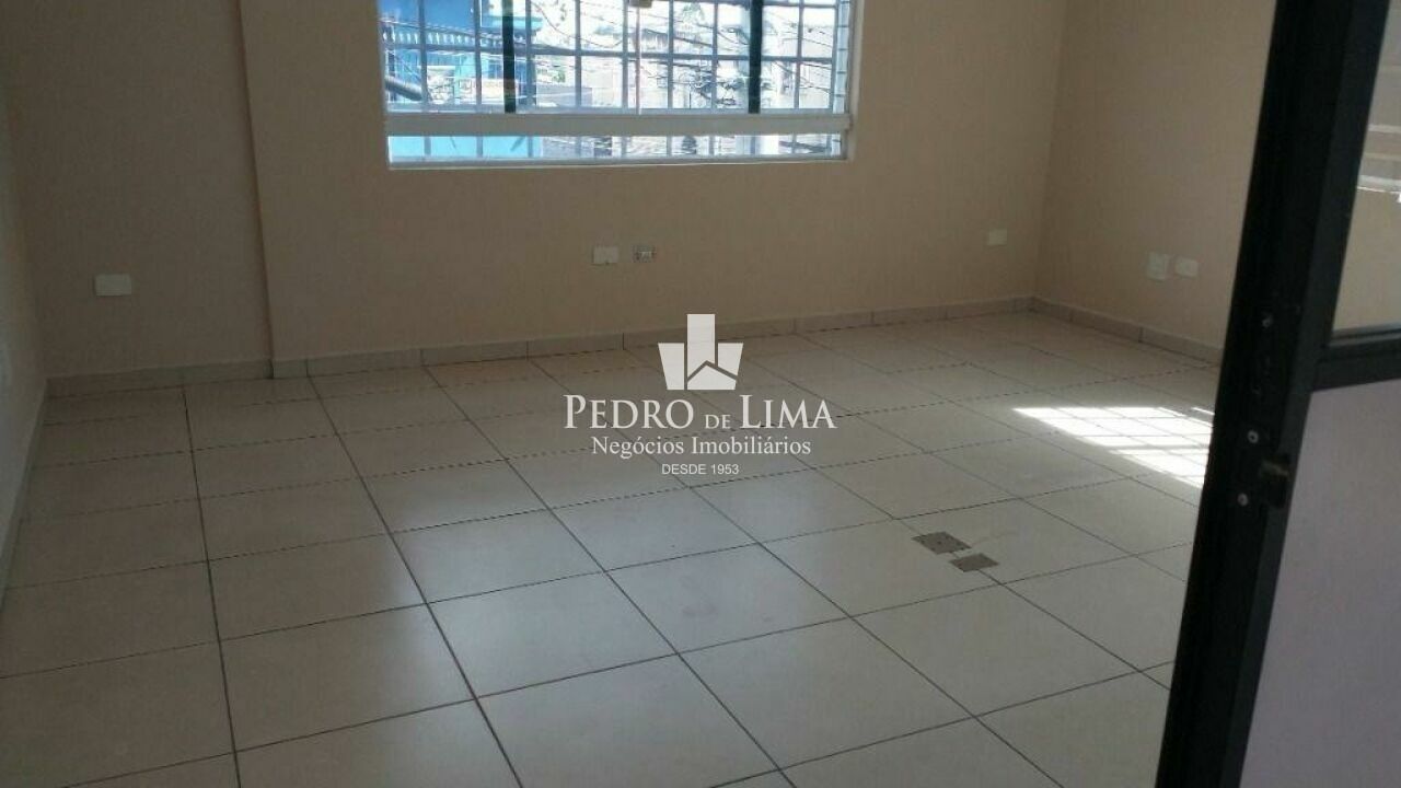 Prédio Comercial de 3 pavimentos com salão, 3 salas, 5 banheiros e Cozinha na Penha