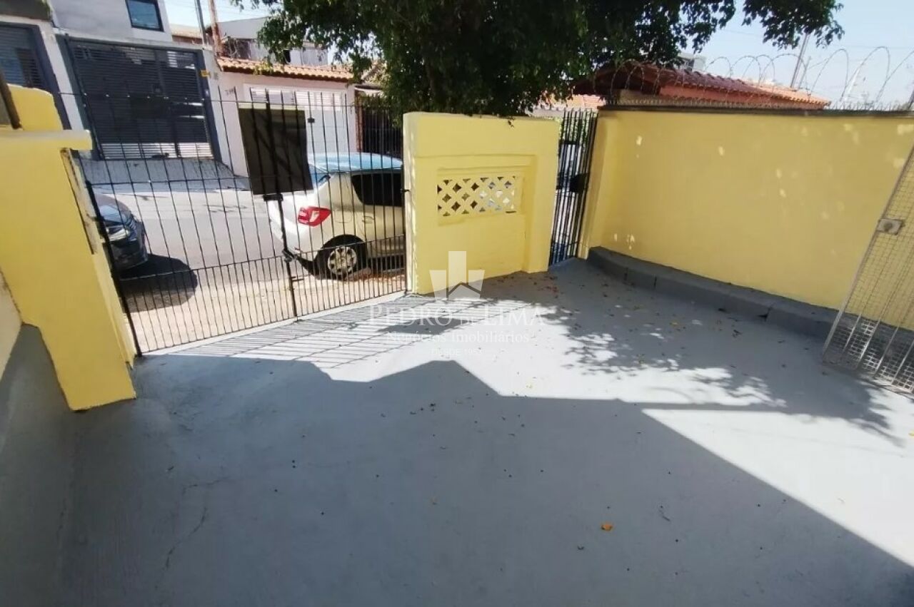 Casa Térrea 2 dormitórios, 1 vaga de garagem e 600 metros do metrô na Penha