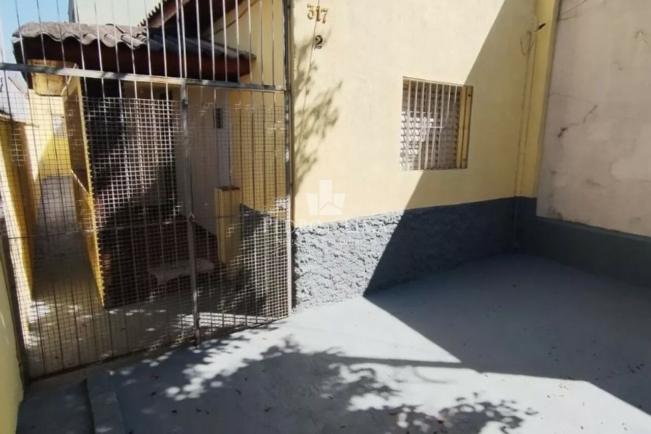 Casa Térrea 2 dormitórios, 1 vaga de garagem e 600 metros do metrô na Penha