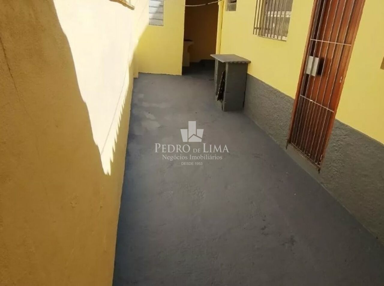 Casa Térrea 2 dormitórios, 1 vaga de garagem e 600 metros do metrô na Penha