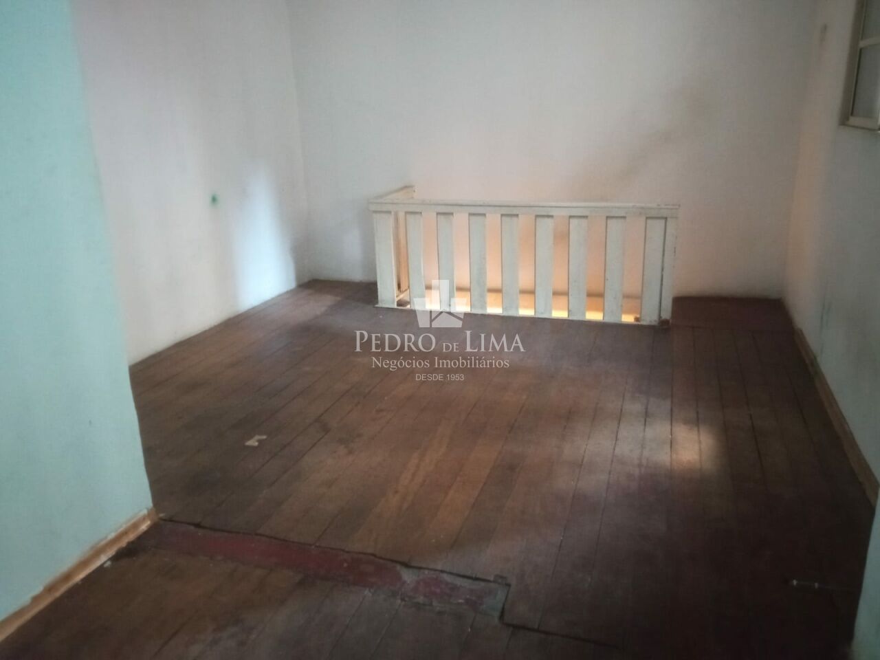 Sobrado de 1 dormitório, sem vaga, 40 m² em travessa na Penha.
