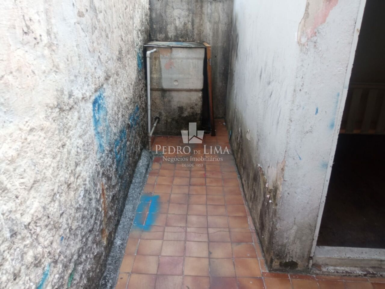 Sobrado de 1 dormitório, sem vaga, 40 m² em travessa na Penha.