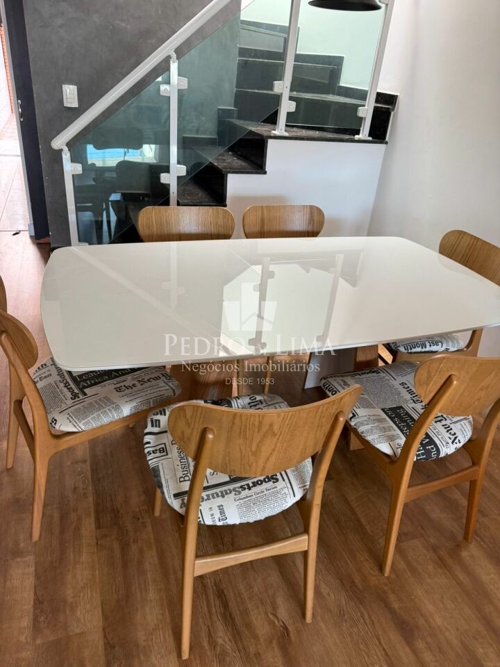 Sobrado frontal mobiliado com 3 suítes, 130 m², em ótima localização da Vila Granada. - Penha