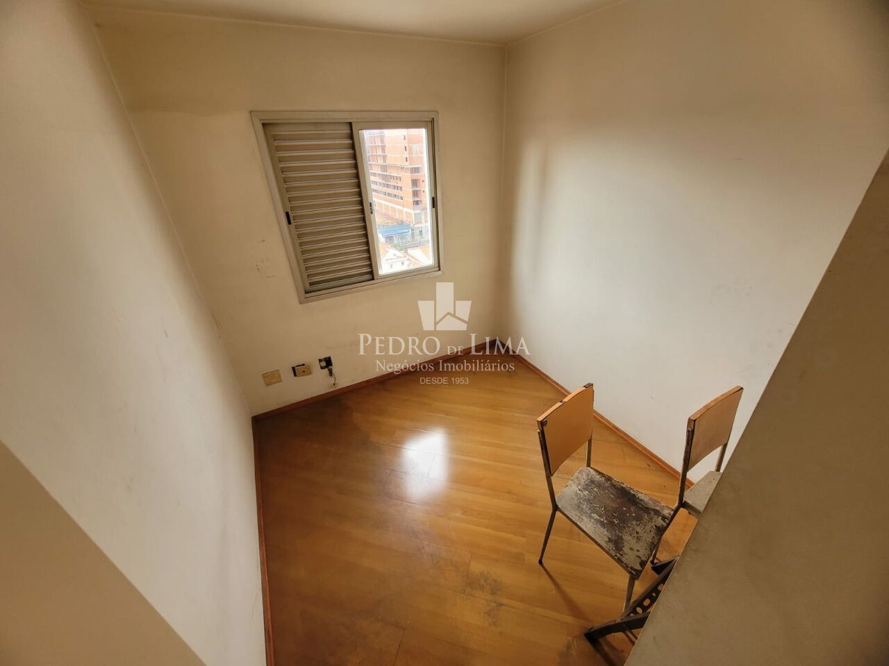 Apartamento no Condomínio Algarve com 2 suítes e duas vagas de garagem na Penha