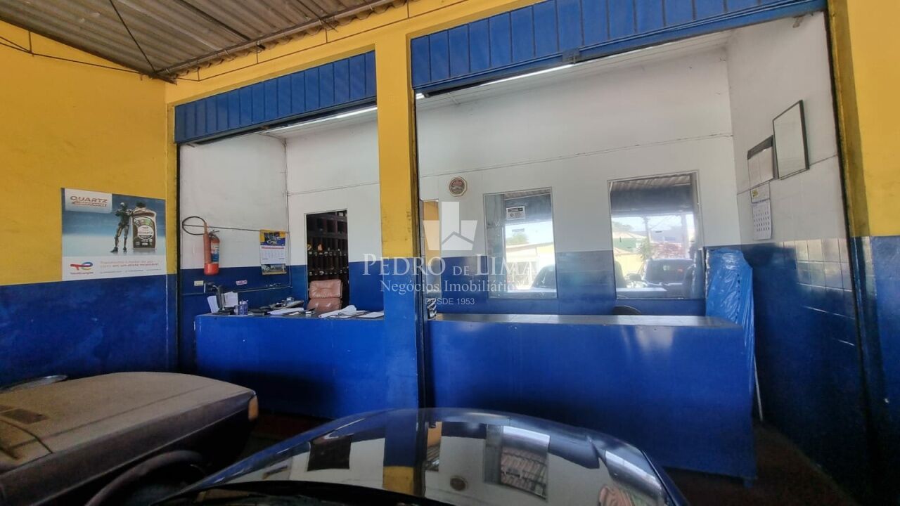 Prédio Comercial na Av Amador Bueno da Veiga - Penha