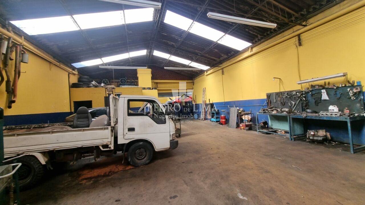 Prédio Comercial na Av Amador Bueno da Veiga - Penha