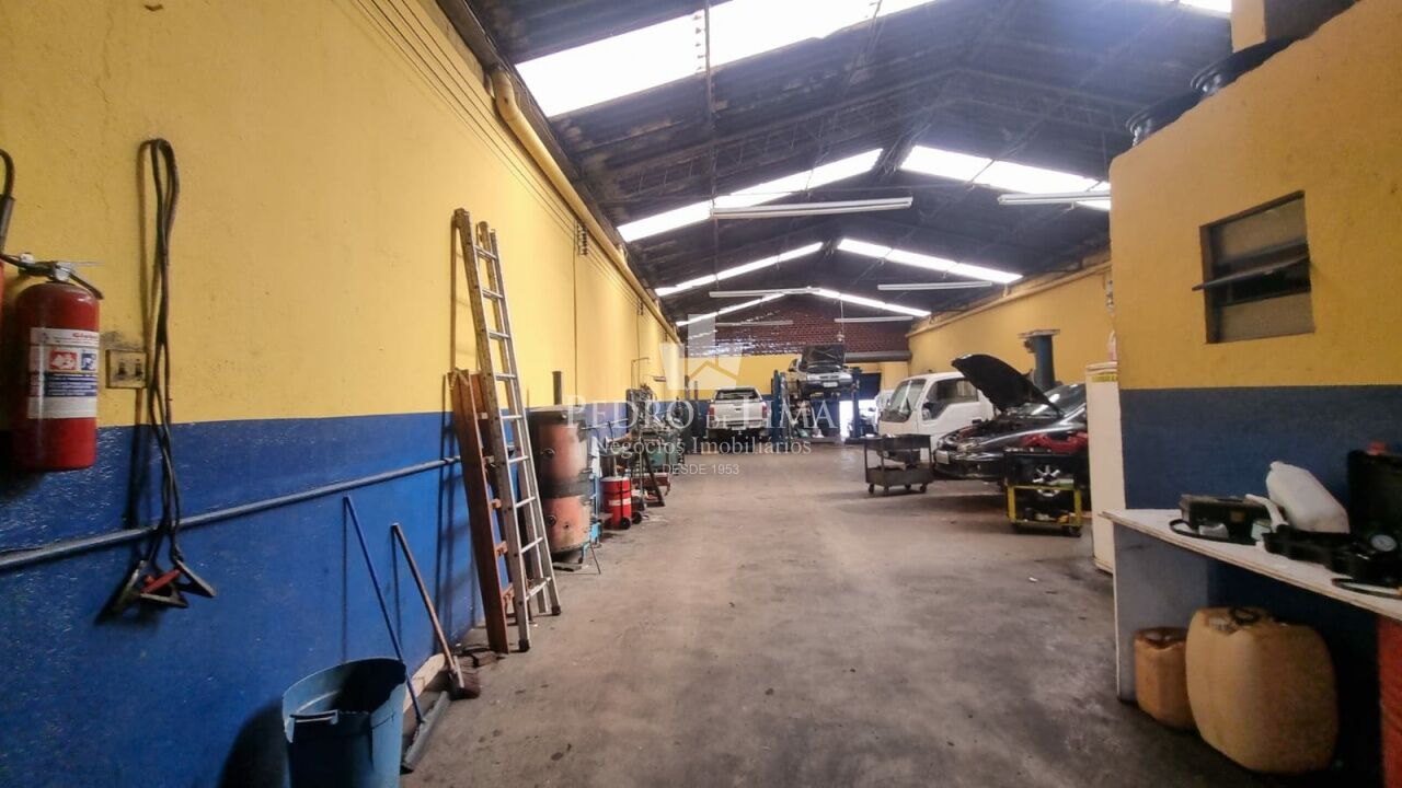 Prédio Comercial na Av Amador Bueno da Veiga - Penha