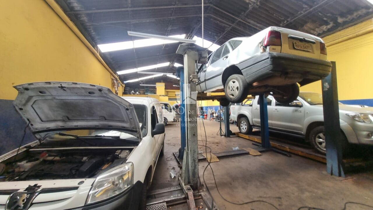 Prédio Comercial na Av Amador Bueno da Veiga - Penha