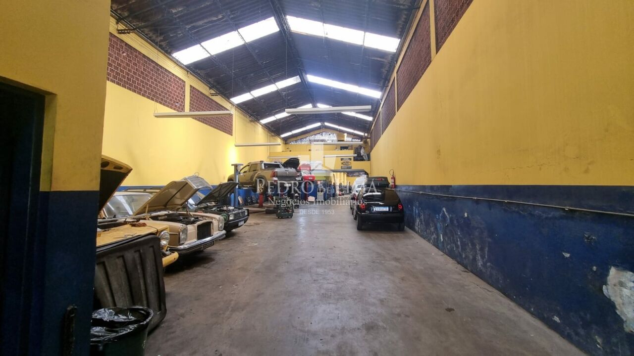 Prédio Comercial na Av Amador Bueno da Veiga - Penha