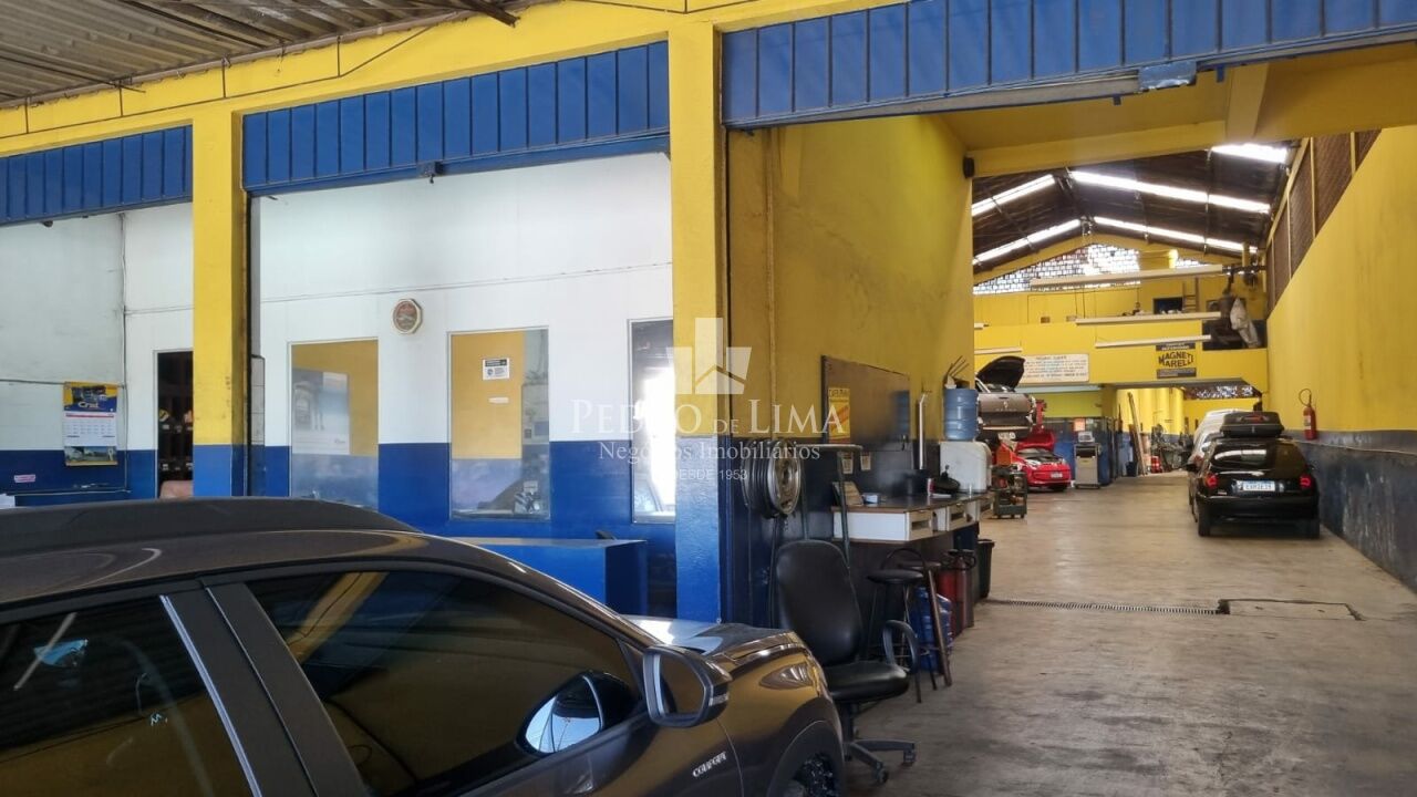 Prédio Comercial na Av Amador Bueno da Veiga - Penha