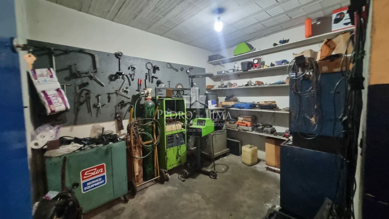 Prédio Comercial na Av Amador Bueno da Veiga - Penha