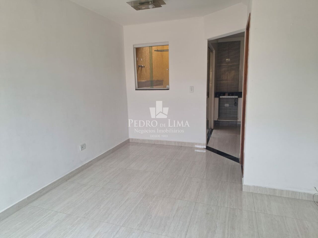 Sobrado de Condomínio em porcelanato com 2 suítes e 1 vaga na Vila Matilde