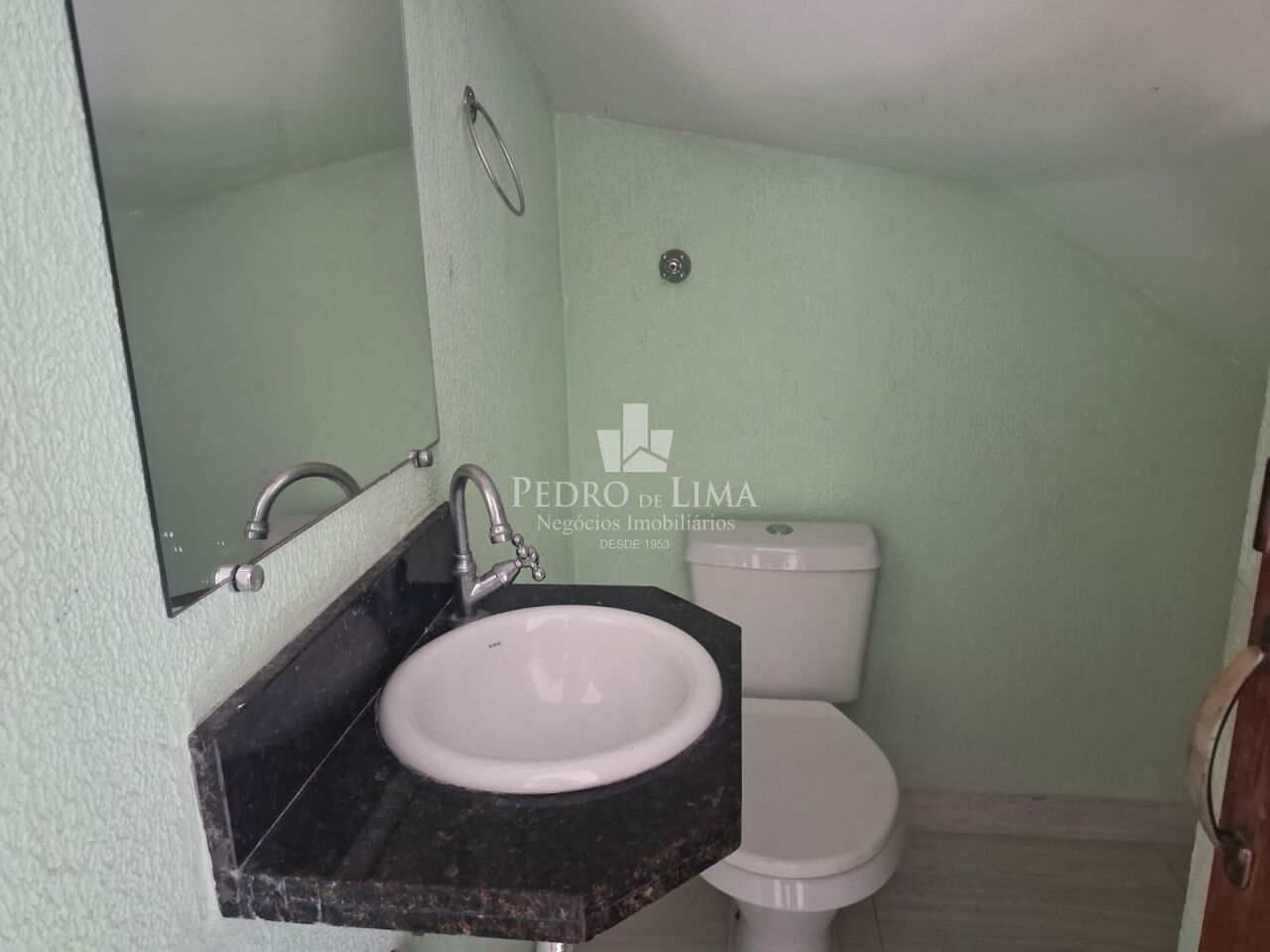 Sobrado de Condomínio em porcelanato com 2 suítes e 1 vaga na Vila Matilde