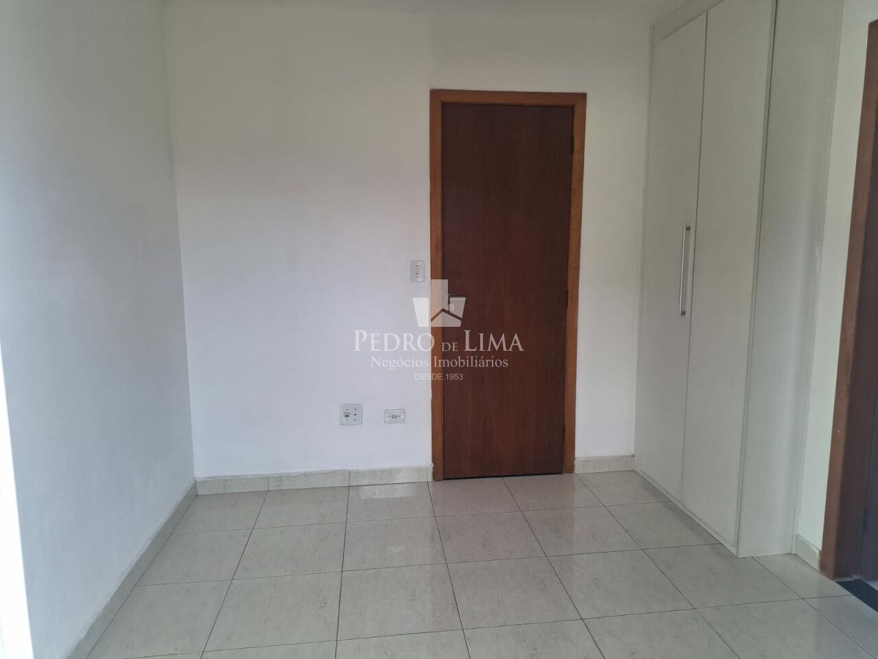 Sobrado de Condomínio em porcelanato com 2 suítes e 1 vaga na Vila Matilde