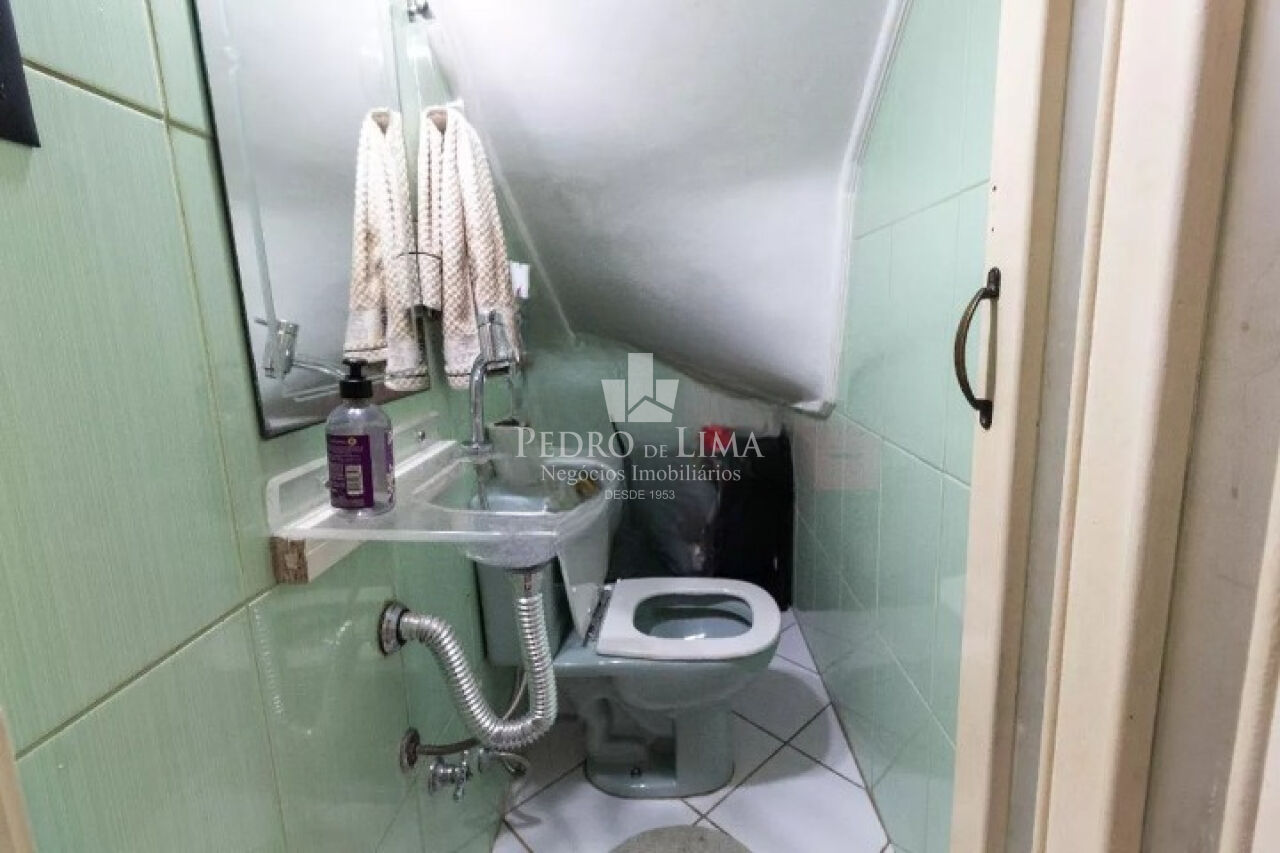 Sobrado frontal de excelente acabamento 2 dormitórios e 1 vaga na Ponte Rasa