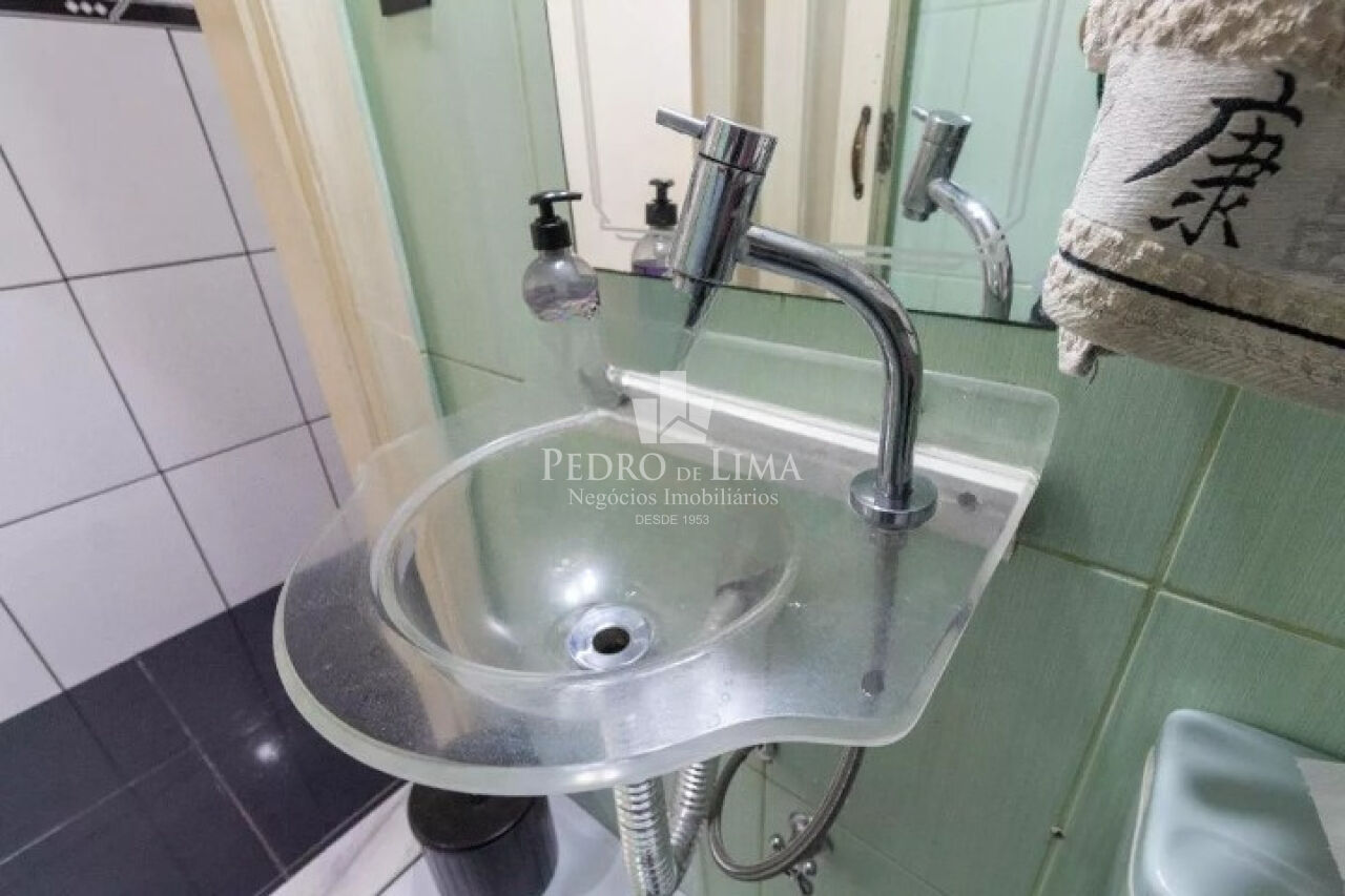 Sobrado frontal de excelente acabamento 2 dormitórios e 1 vaga na Ponte Rasa