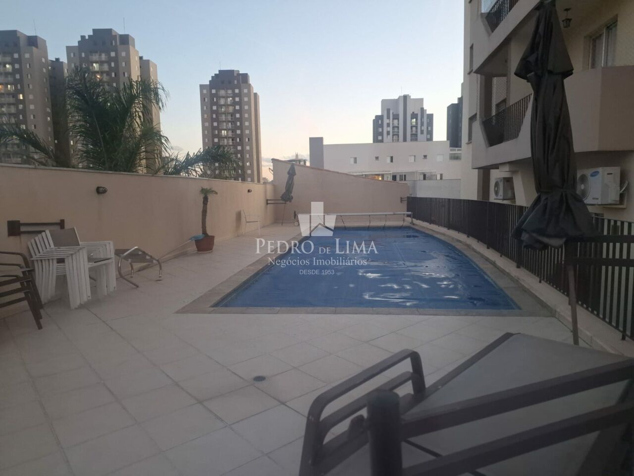 Apartamento em andar alto, vista livre com 3 dormitórios sendo 1 suíte na  Vila Matilde