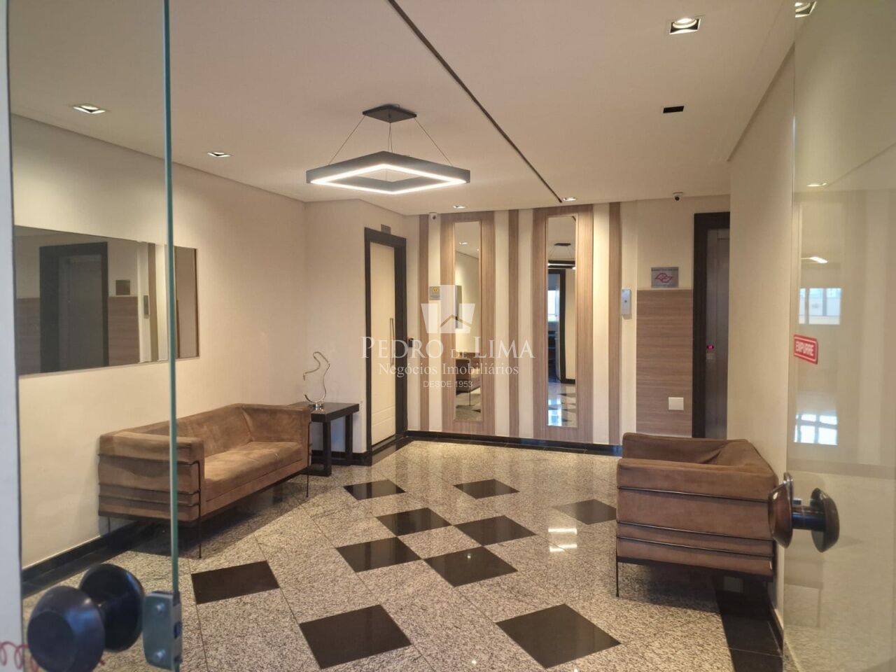 Apartamento em andar alto, vista livre com 3 dormitórios sendo 1 suíte na  Vila Matilde