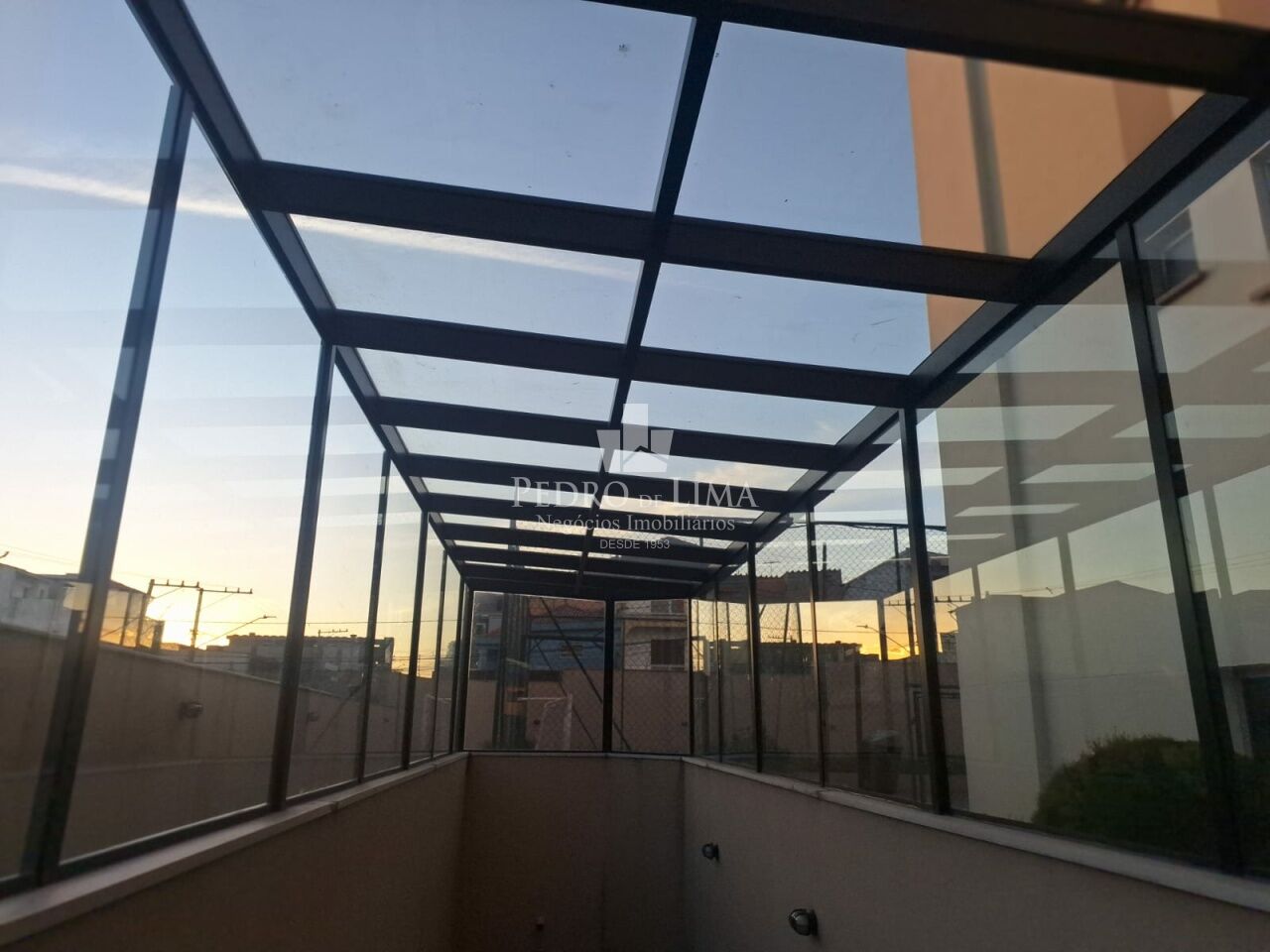 Apartamento em andar alto, vista livre com 3 dormitórios sendo 1 suíte na  Vila Matilde