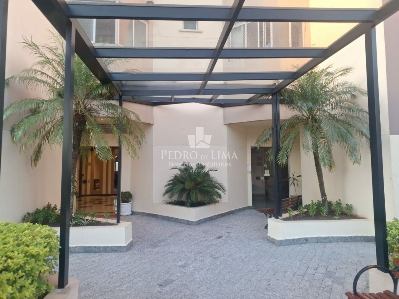 Apartamento em andar alto, vista livre com 3 dormitórios sendo 1 suíte na  Vila Matilde