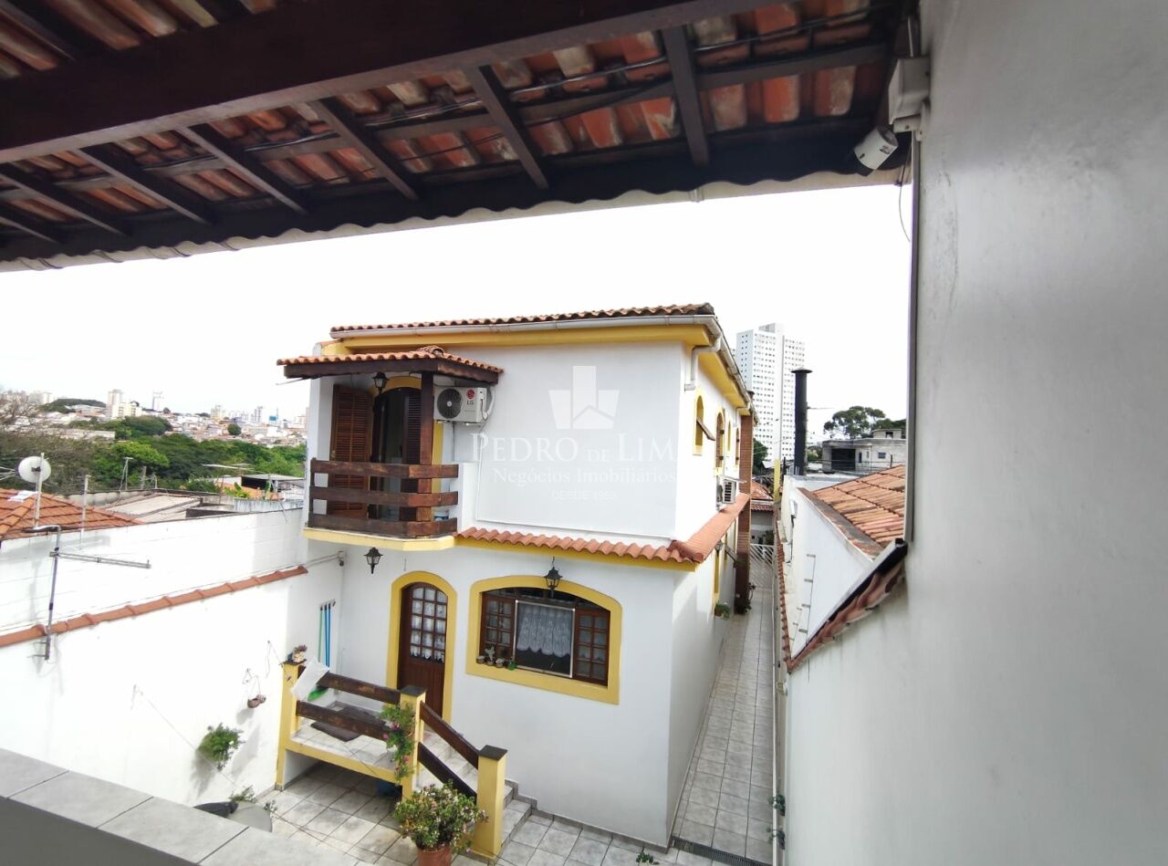 Sobrado frontal na região da Penha