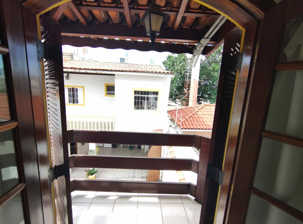 Sobrado frontal na região da Penha