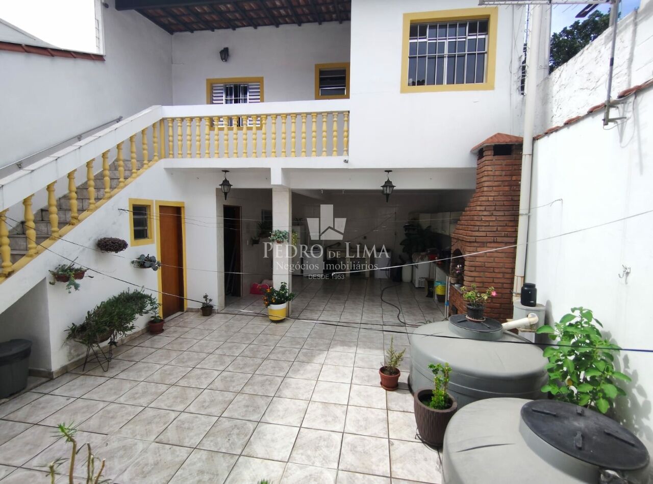 Sobrado frontal na região da Penha