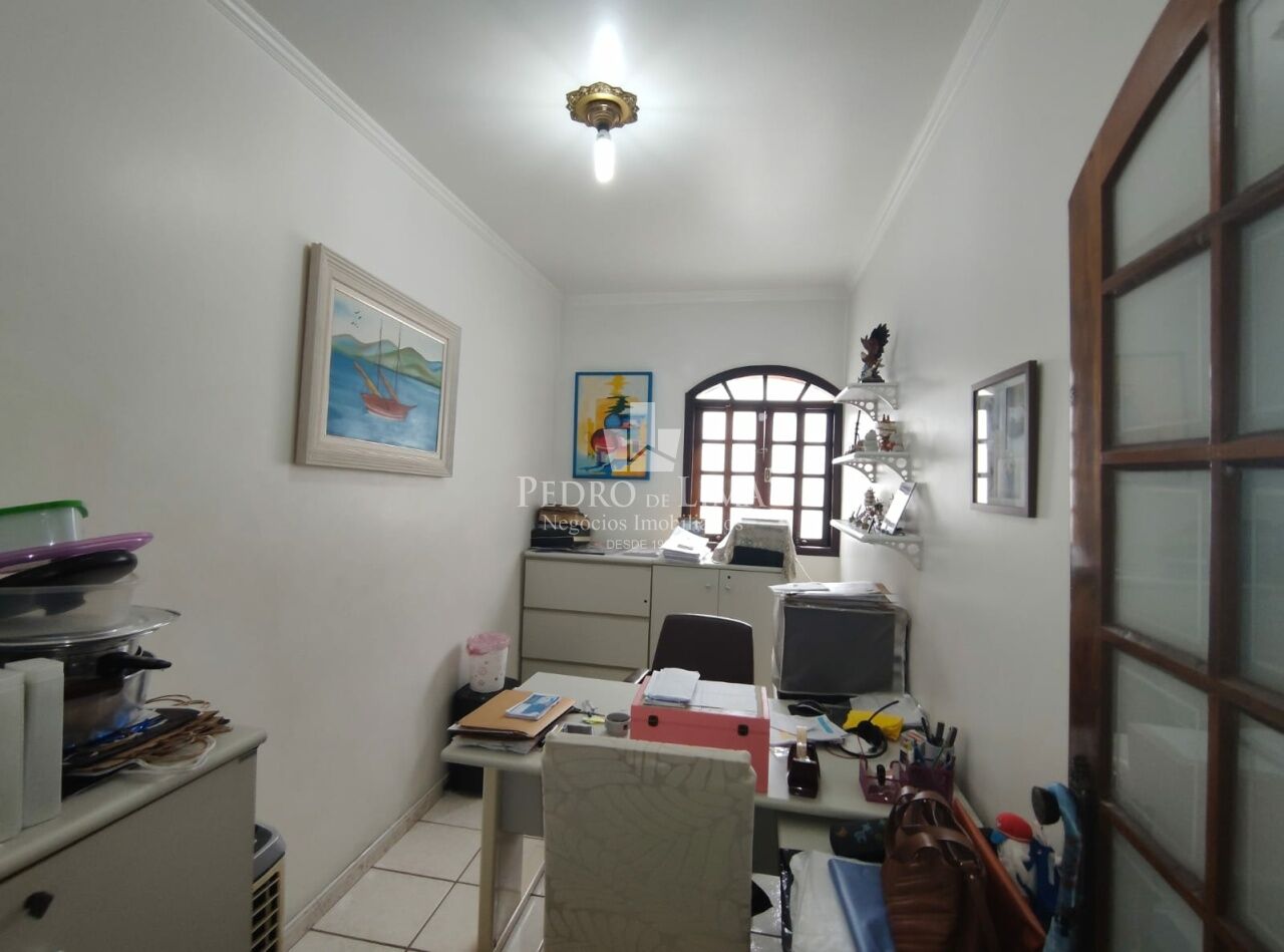 Sobrado frontal na região da Penha