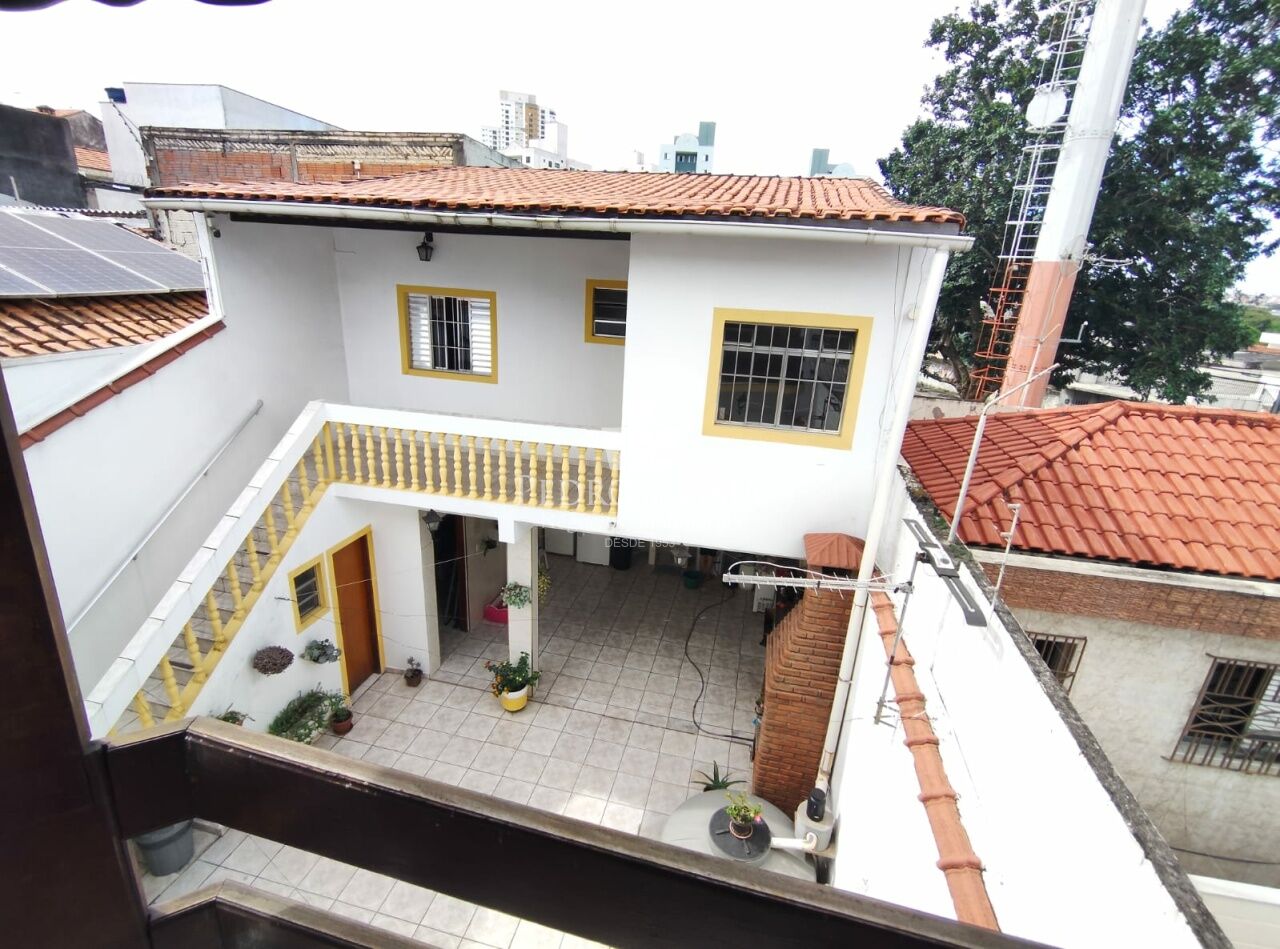 Sobrado frontal na região da Penha