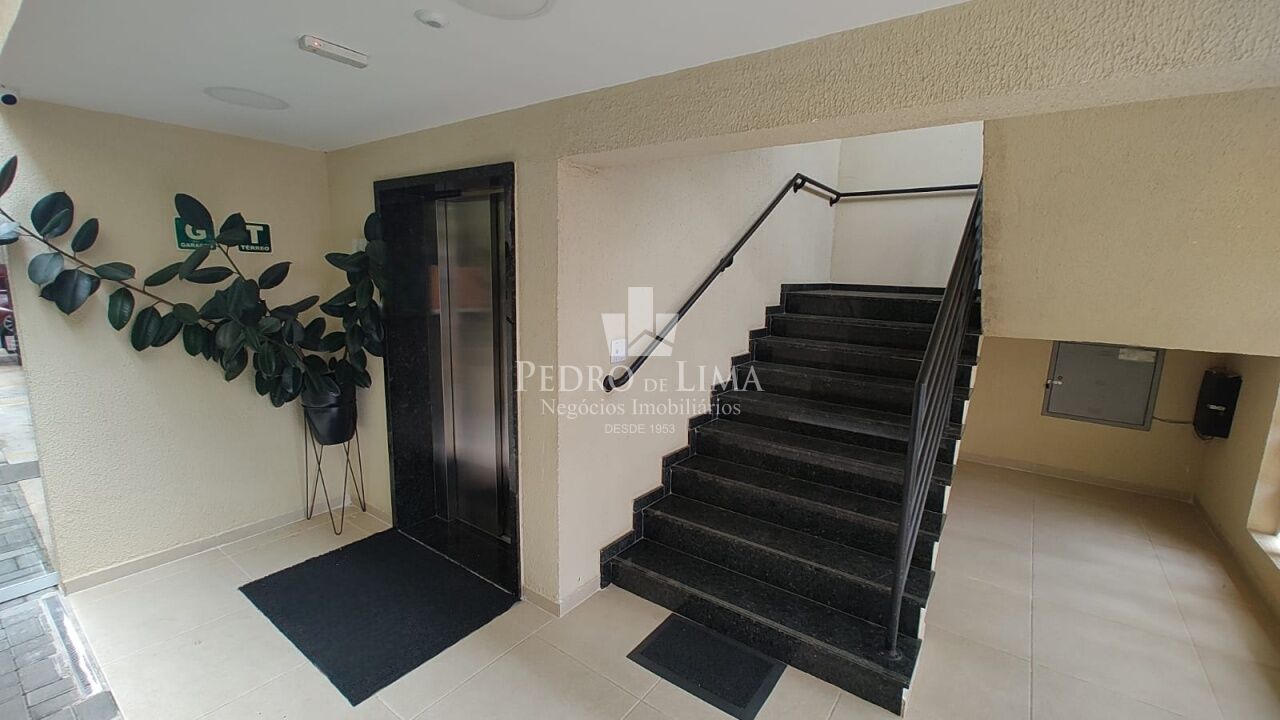 Apartamento de 57 metros na Penha de França, com dois quartos.